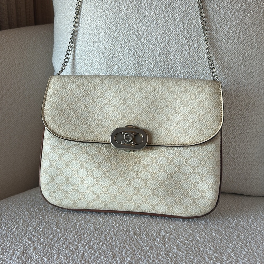Vintage CELINE Triomphe Shoulder Bag 🤍 Extremely RARE, white beige triomoge